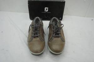 lot 5 image: Lightly Worn FJ Contour Golf Size 12W Shoe