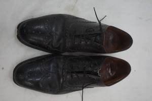 lot 6 image: Mens Black Dress Shoe Size 12