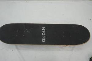 lot 12 image: Skateboard