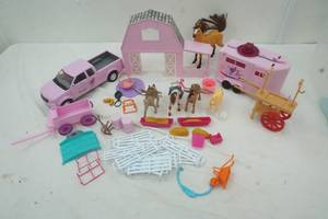 lot 14 image: Girls Kid Toy Valley Ranch