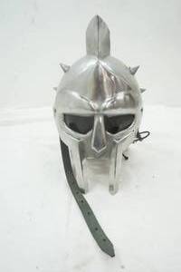 lot 16 image: Gladiator Helmet