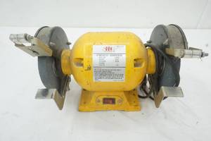 lot 17 image: 6 Bench Grinder