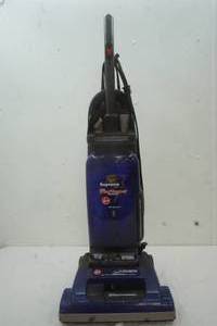 lot 73 image: Hoover Vacuum Cleaner with accessories