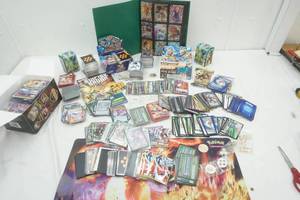 lot 89 image: Trading Cards