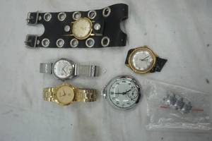 lot 95 image: Watches