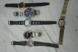 lot 96 image: Watches