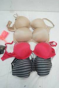lot 103 image: VictoriaPink Bras