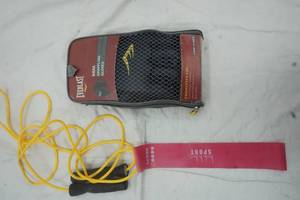 lot 123 image: MMA LXL Training Gloves, Jump Rope