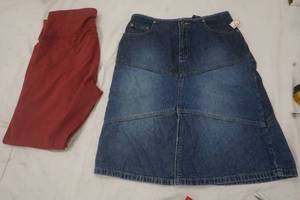 lot 126 image: Jean Skirt Size 16 and XL Leggings