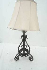 lot 135 image: Table Lamp 27 Tall