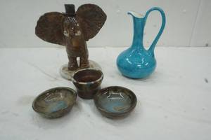 lot 142 image: Home Decor Clay