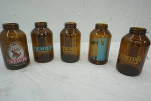 lot 143 image: Five Amber 750ML Beer Growlers