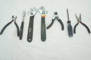 lot 164 image: Tools, Wrenches, needle nose pliers, magnet, wire cutters