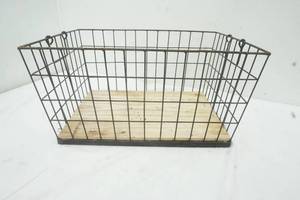 lot 196 image: Square Wire Basket