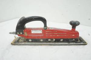 lot 198 image: Air Pressure Straight Line Sander
