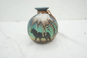 lot 205 image: Ceramic vase, native American