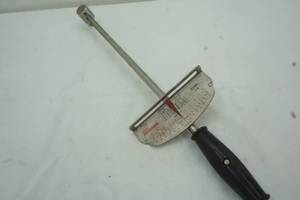 lot 215 image: Hand Tool Torque Wrench