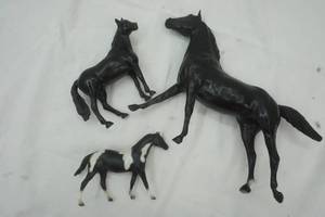 lot 229 image: Sun Gold and other collectible ponies