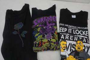 lot 250 image: XL T shirts