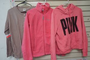 lot 262 image: Womens Clothing