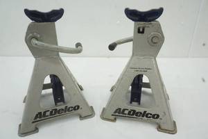 lot 268 image: AC Delco 2 Ton Jack Stands
