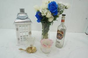 lot 270 image: Home Decor