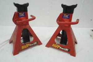 lot 313 image: MVP Pro-lift 4 ton8000 lbs. Jack Stands