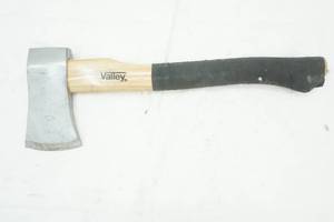 lot 358 image: Valley 2lb Ax