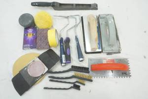 lot 391 image: Hand tools