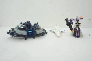 lot 423 image: Transformers