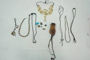 lot 450 image: Native American jewelry