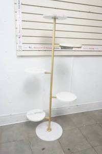 lot 512 image: plant stand