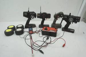 lot 520 image: RC controllers