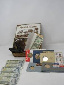 lot 2 image: Money