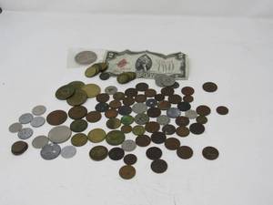 lot 4 image: Money