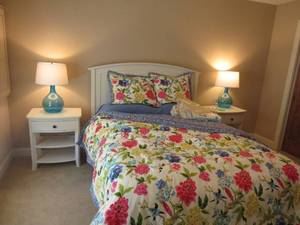 lot 16 image: Waverley Bedcovering set in Original storage Keeper