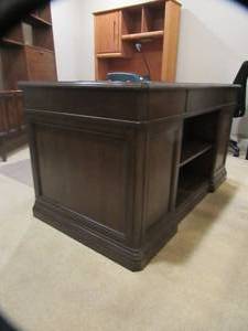 lot 42 image: Executive Desk by SLIGH