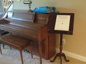 lot 45 image: Wood Formal Music Stand  Bombay Company