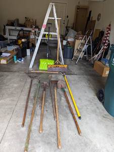 lot 63 image: House and Yard tool bundle