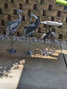 lot 76 image: Lawn ornaments