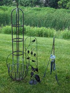 lot 77 image: Metal lawn ornaments