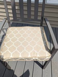 lot 79 image: Hampton Bay Chairs & side table with new cushions