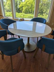 lot 30 image: Crate & Barrel Nero 48 Pedestal Marble and Brass Table
