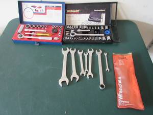 lot 109 image: Tool bundle