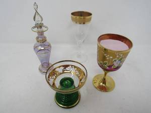 lot 138 image: art glasses