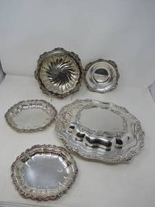 lot 150 image: Victorian Style covered serving platter