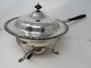 lot 151 image: International Silver Co Chafer