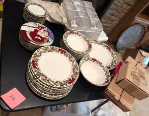 lot 146 image: China American Attelier Porcelain Santa dish set
