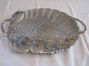 lot 19 image: Lenox Metallic glaze Turkey Platter