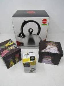 lot 170 image: NEW Kitchen buddies Single Keurig K Cup, 2 Porcelain Mugs, CopCo Andora Kettle